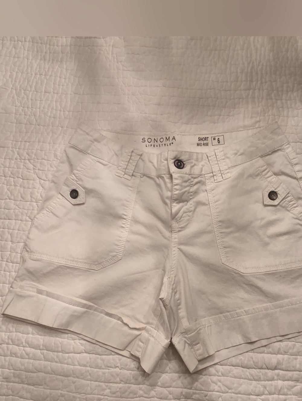 SONOMA White Short Mid-Rise Women's Shorts Size 6